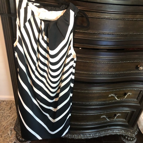 Size Small - Picture 6 of 7